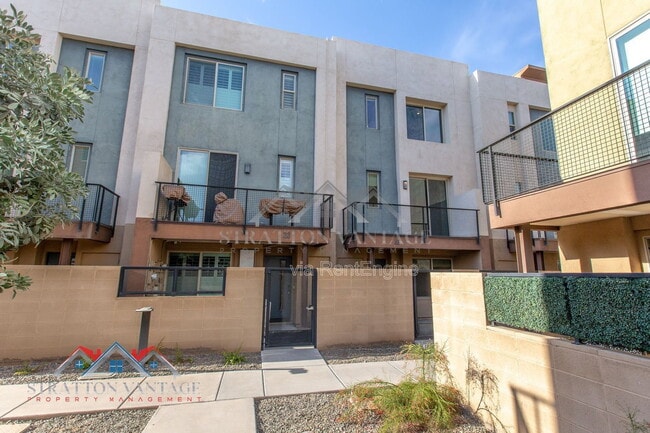Building Photo - 820 N 8th Ave