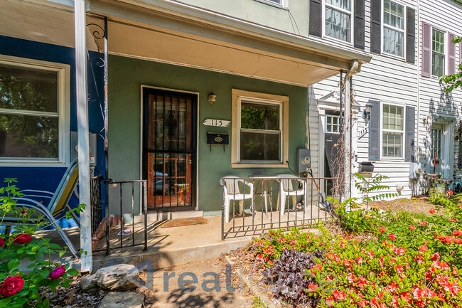 Photo - 115 16th St SE