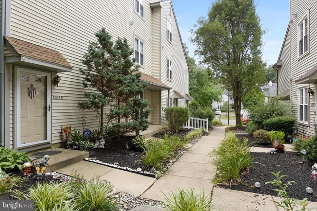 Photo - 5003A Albridge Way