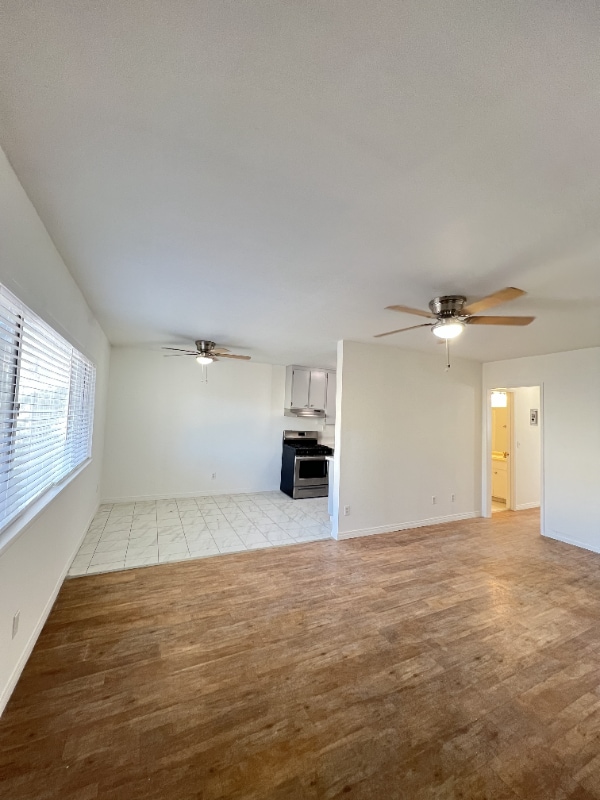 Photo - 14650 Saticoy St Unidad 9