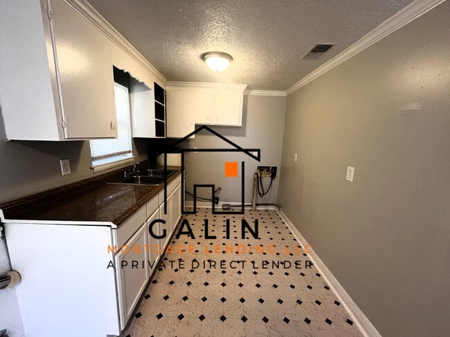 Photo - 418 W 55th St