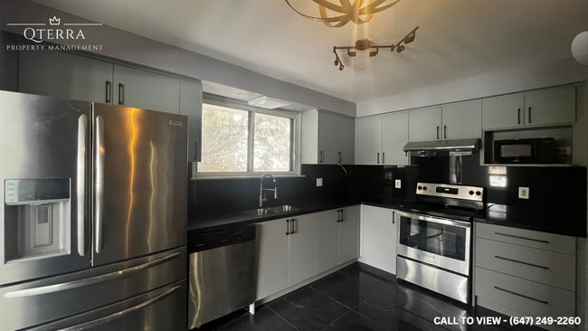 Photo - 76 Ambleside Dr