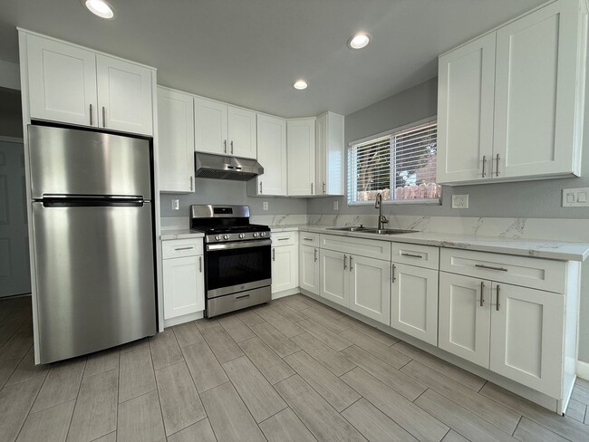 Building Photo - NewB SDS T 3634 Unit NewB SDS T 3634