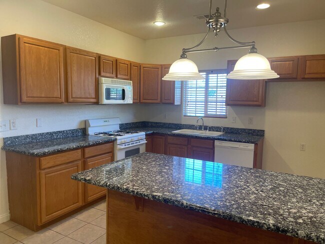 Photo - 3+2 READY NOW!