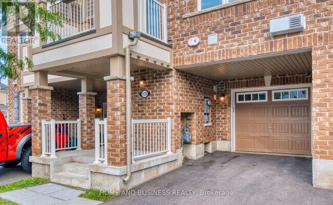 Photo - 1135 Duignan Cres