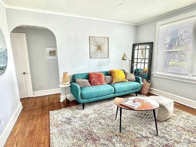 Photo - 4928 Lindenwood Ave Unidad 1N