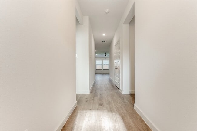 Photo - 4908 Pebblewood Dr