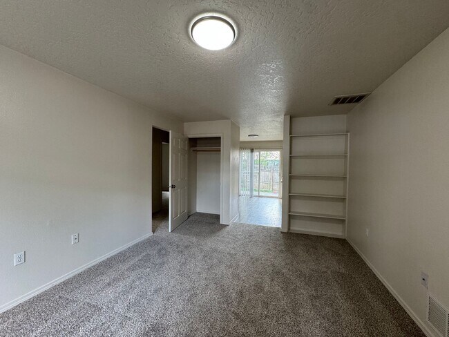 Photo - 4343 W Rose Hl St Unidad 201