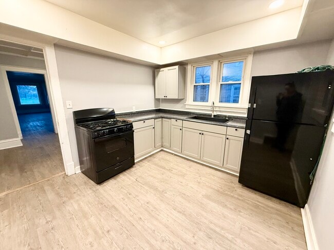 Building Photo - 1809 60th St