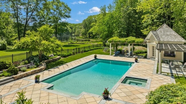Photo - 26 Longmeadow Dr