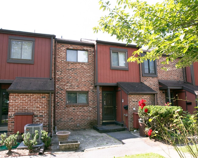 Photo - 105 Redwood Dr