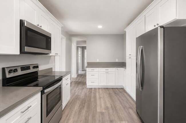 Photo - 1051 W Oak St