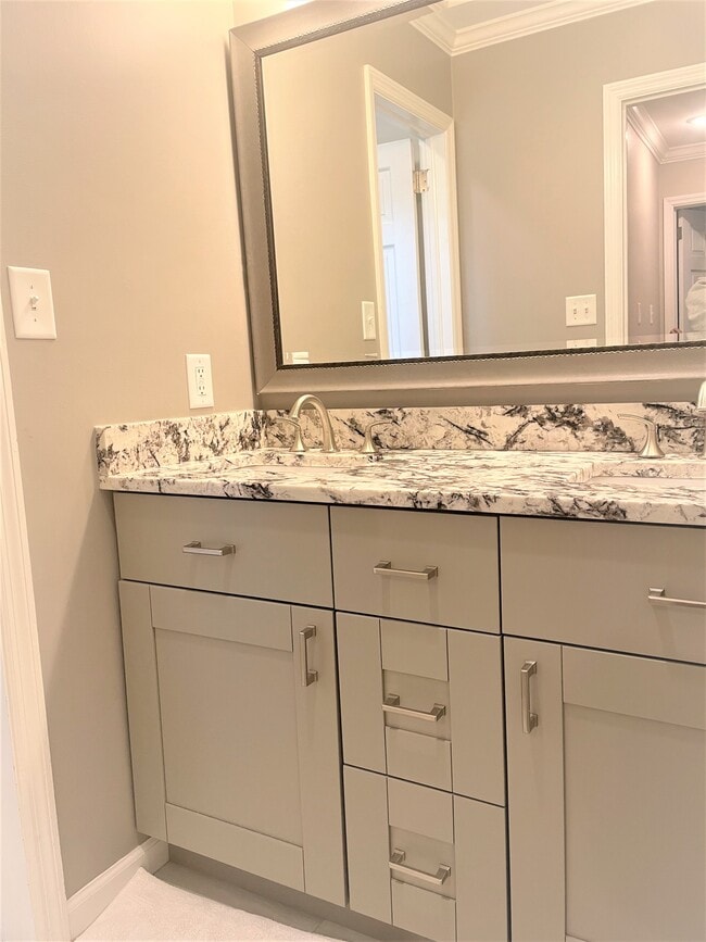 Photo - 4044 Emma Ln NE