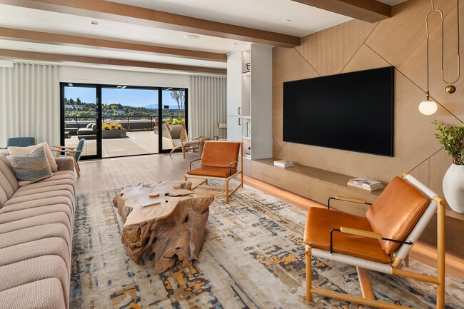 Photo - Liza Eastlake