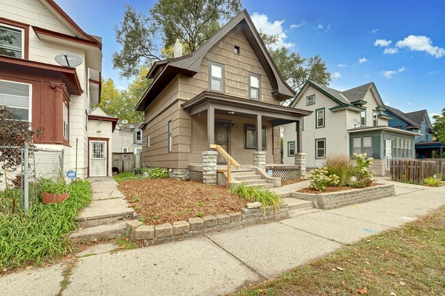 Photo - South Minneapolis SFH, One Car Garage, Hardwood Floors, Pets Ok, Avail Now