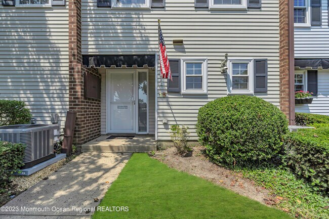 15 Linden Dr