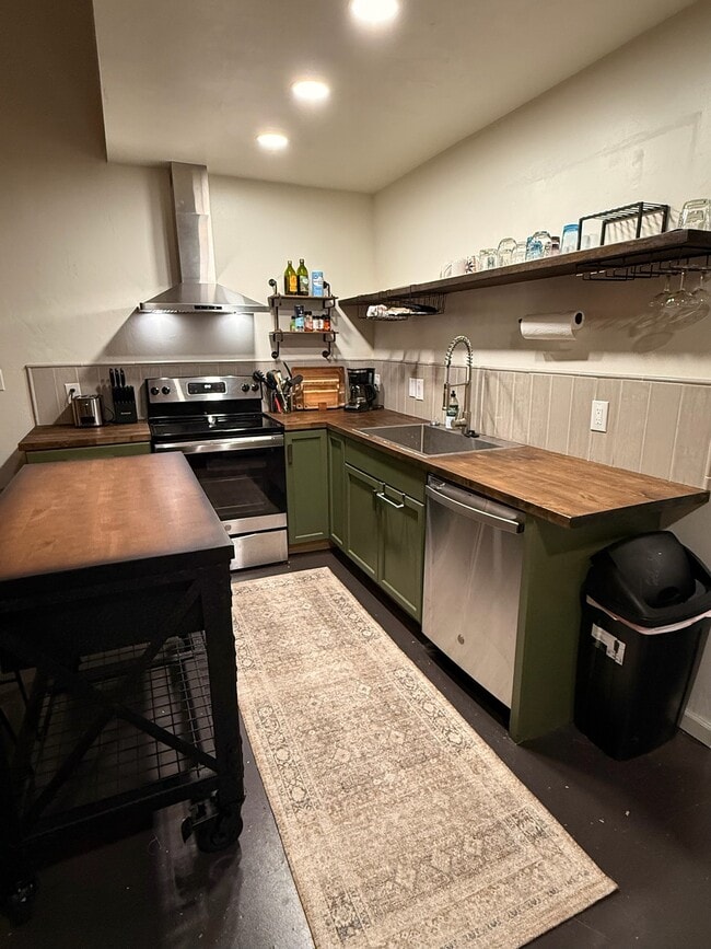 Photo - 301 S Lipona Rd