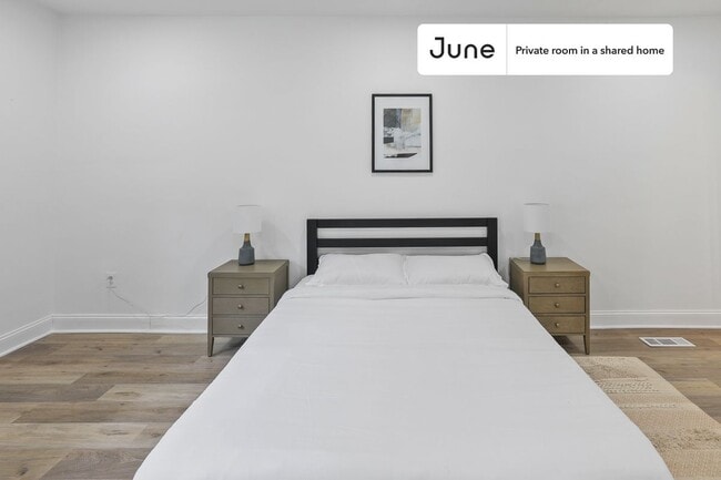 Photo - Room in Shared 5 bed/3.5 bath home Unit A