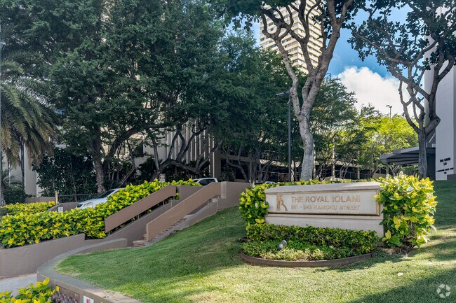 Photo - Royal Iolani