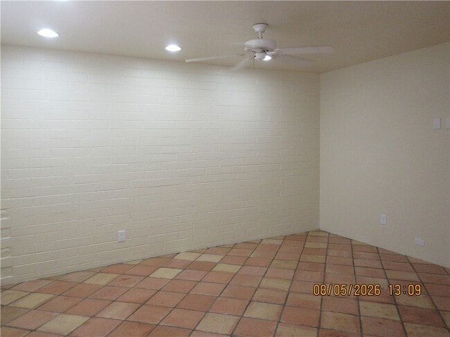 Photo - 2124 Motor Ave