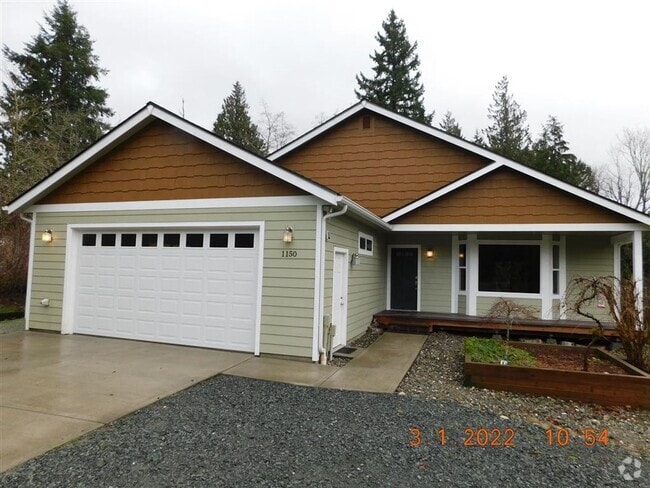 Building Photo - Single Family Home located in a quiet, pea...