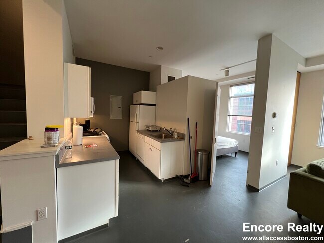 Photo - 160 E Berkeley St Unidad 317