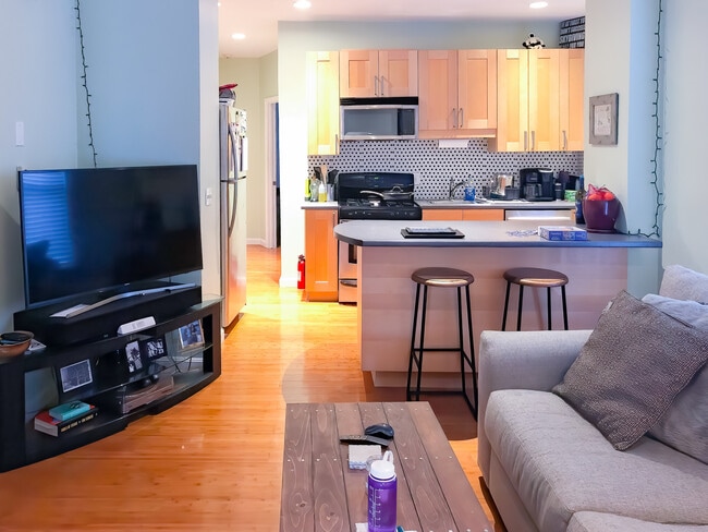 Photo - 12 Montfern Ave Unit 2R