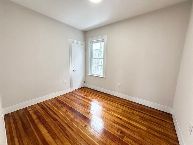 Photo - 36 Raven St Unit 2