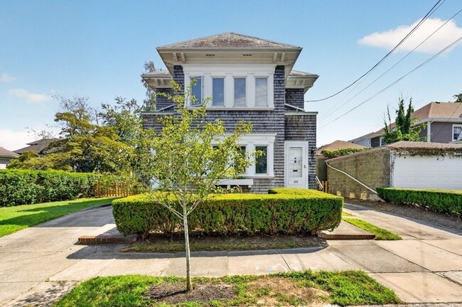 Photo - 370 Maple St Unidad 2