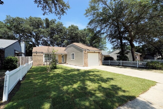 Building Photo - Great Niceville Location near Schools and ... Rental