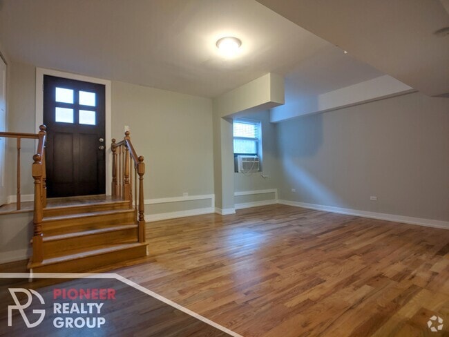 Building Photo - 908 W George St Rental