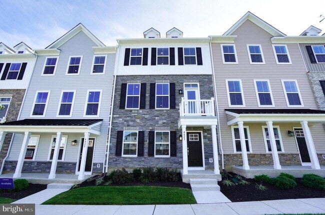 Building Photo - 4823 Lincoln Aly Rental
