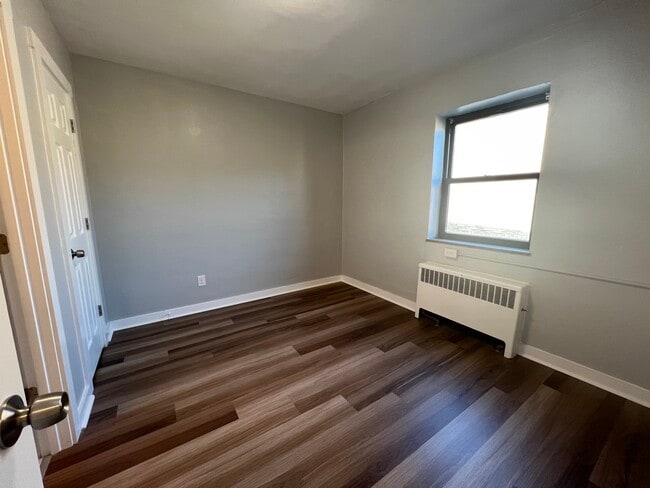 5326#26 - Shadyside Properties