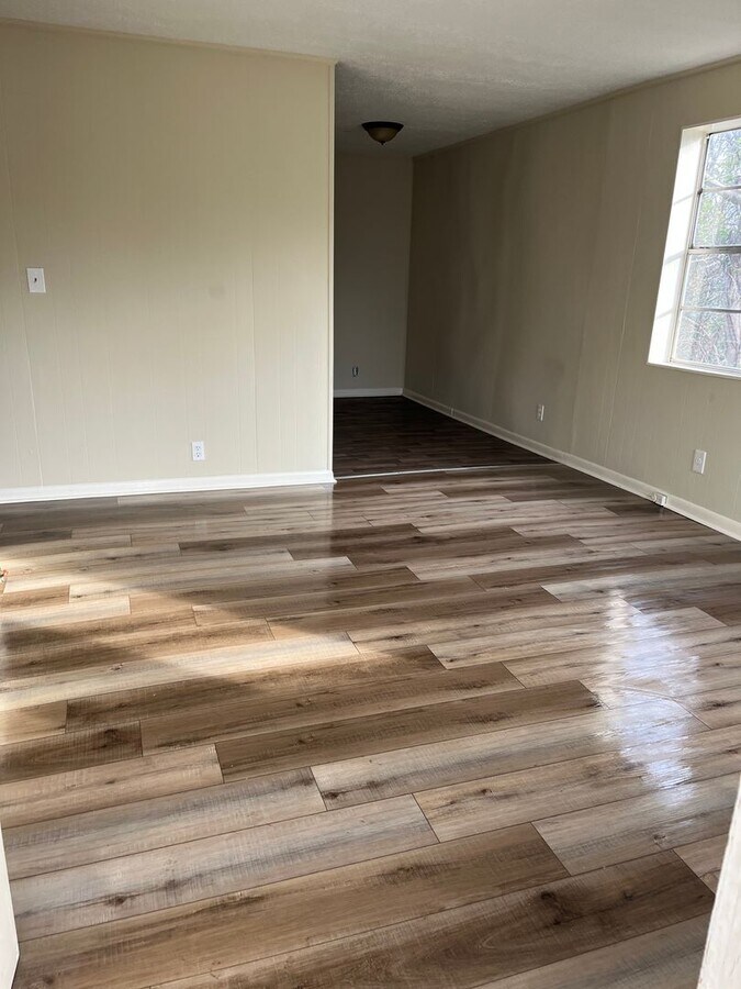 Photo - 33 Crestview St