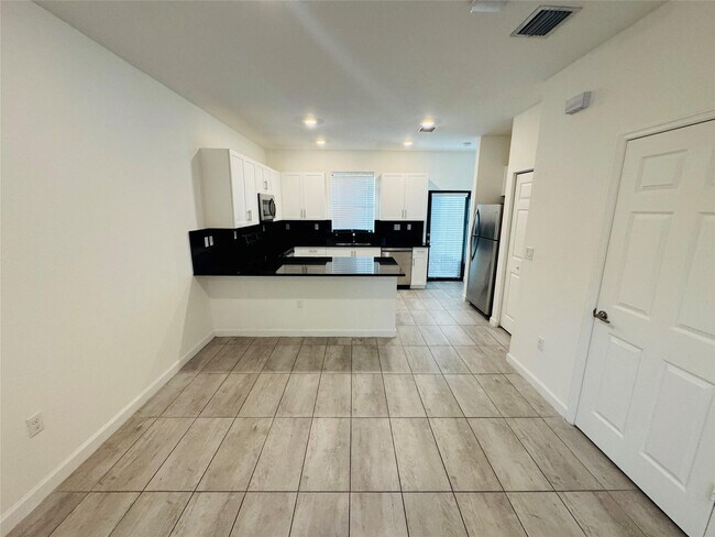 Photo - 1606 SW 28th Ct