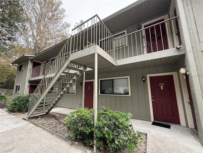 Building Photo - 1923 NW 23rd Blvd Unit 224