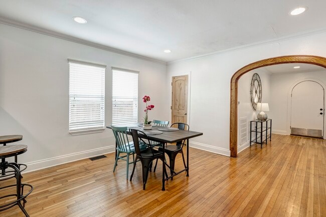 Photo - 1811 Marshall St