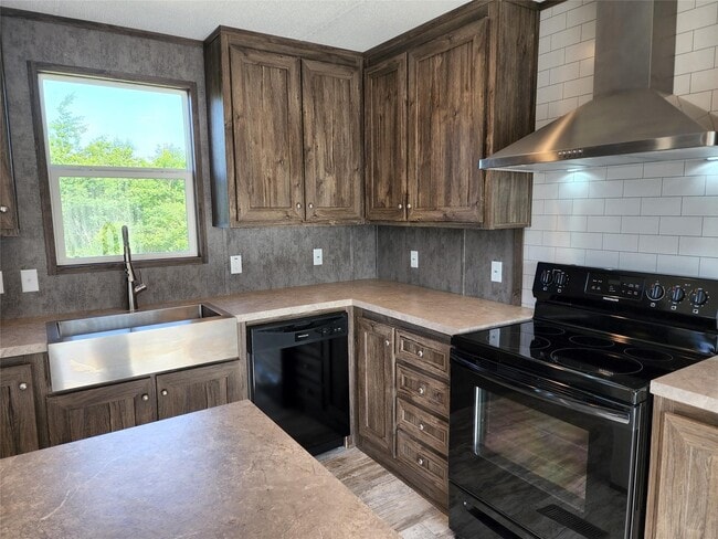 Photo - 415 County Rd 3560