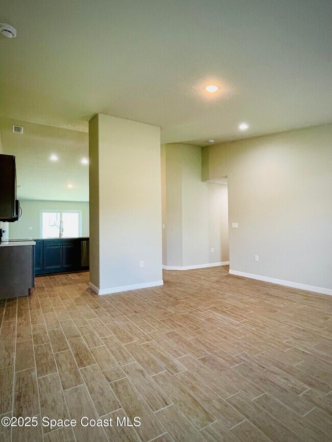 Photo - 1101 San Filippo Dr SE