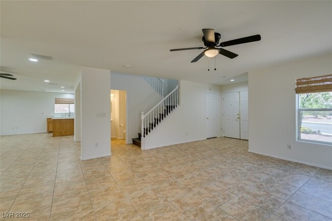 Photo - 210 Lynbrook St House