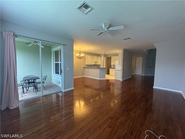 Photo - 1410 Mariposa Cir