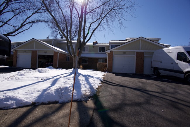 Building Photo - 253 W Golfview Terrace