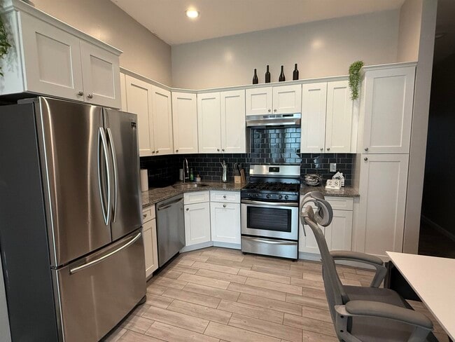 Photo - 256.5 Fairmount Ave