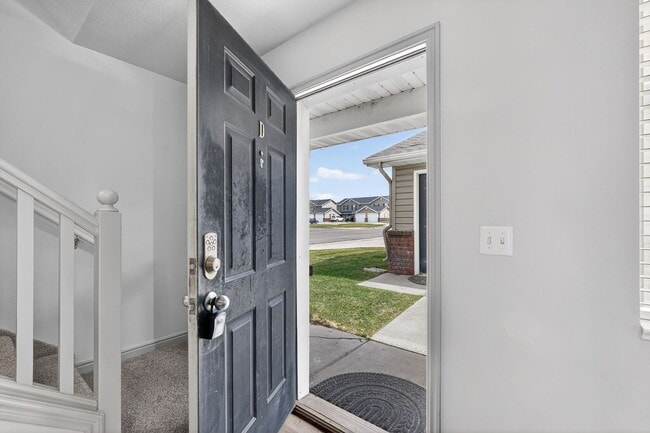 Photo - Must-See Apartment in Pheasant Ridge Pocatello!