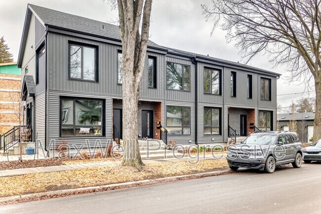 Photo - 6411-6493 93 St NW