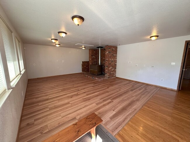 Photo - Oversized 3 bedroom, 2 bath