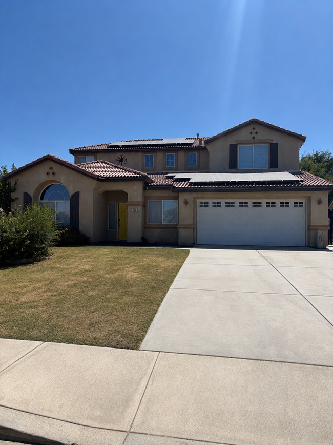 Building Photo - Spacious 5 Bedroom, 3 Bathroom Home in Stockdale Ranch Villas!