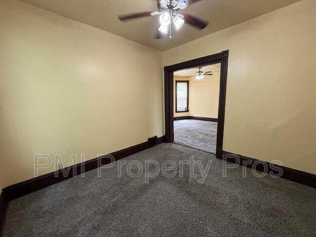 Photo - 2439 Dr. William Finlayson St