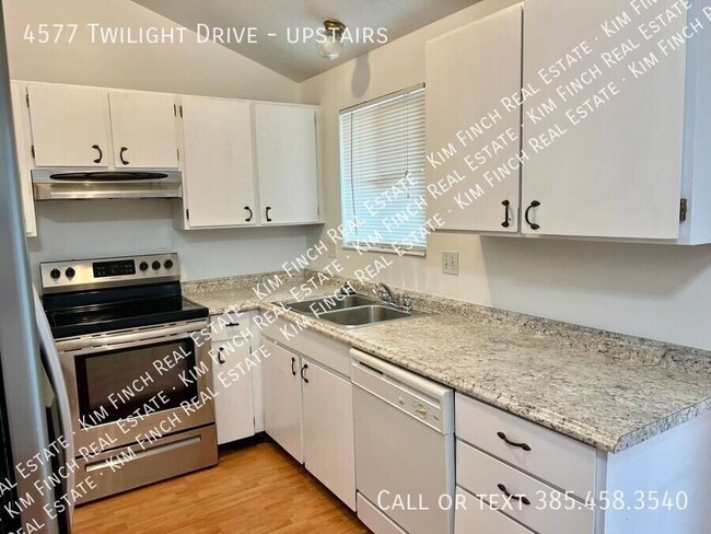 Photo - 4577 Twilight Dr Unit upstairs