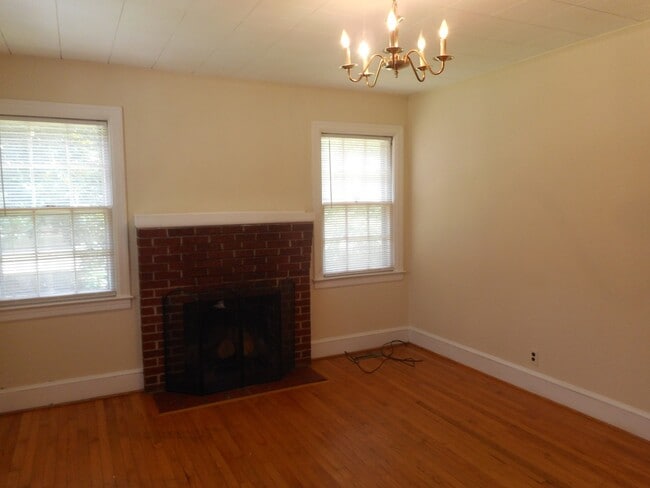 Photo - 2-Bedroom, 2-Bathoom Brick Home ***RENT SP...